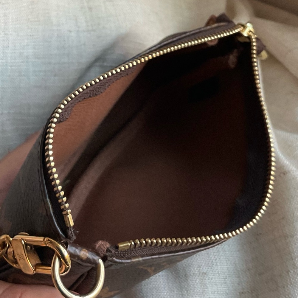 Louis Vuitton Mini Pochette Accessoires – Made in France - Picture 11 of 11